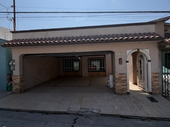 CASA EN CUCAPAH